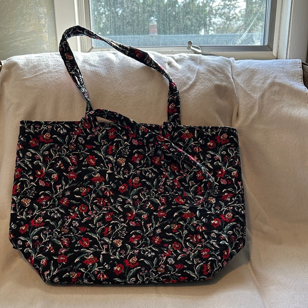 Vera Bradley Black and Red Floral Tote
Excellent condition, like new